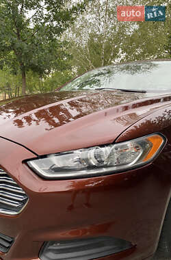 Седан Ford Fusion 2016 в 