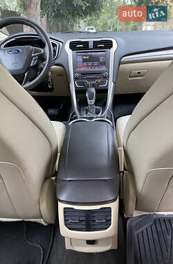 Седан Ford Fusion 2016 в 