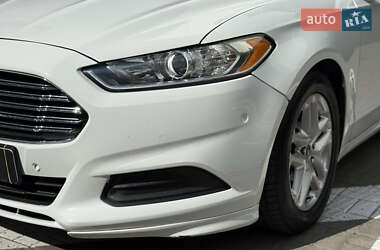 Седан Ford Fusion 2013 в 