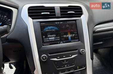 Седан Ford Fusion 2013 в 