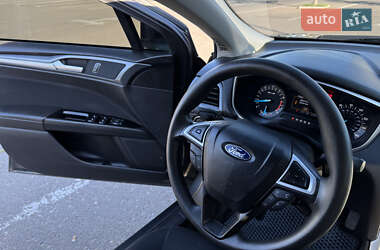 Седан Ford Fusion 2014 в 