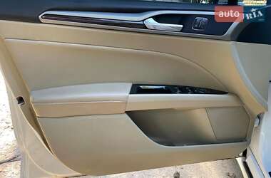 Седан Ford Fusion 2015 в 