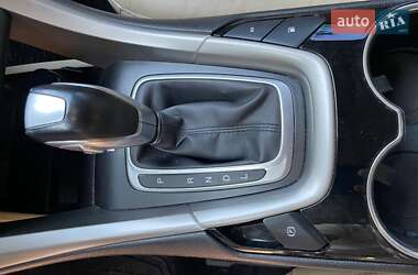 Седан Ford Fusion 2015 в 