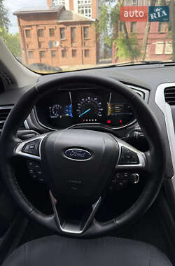 Седан Ford Fusion 2014 в 