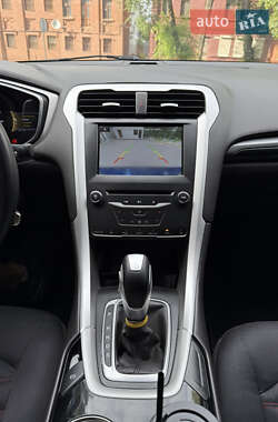 Седан Ford Fusion 2014 в 