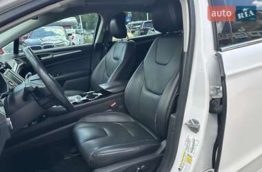 Седан Ford Fusion 2013 в 