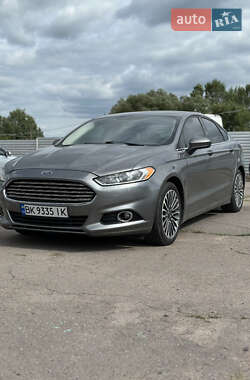 Седан Ford Fusion 2013 в 