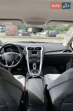 Седан Ford Fusion 2013 в 