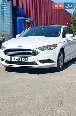 Седан Ford Fusion 2017 в 