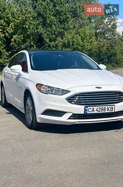 Седан Ford Fusion 2017 в 