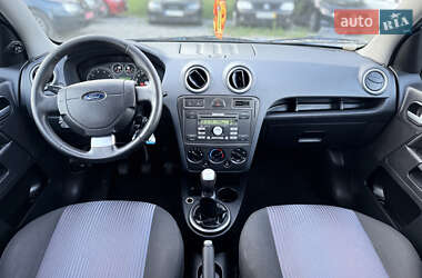 Хэтчбек Ford Fusion 2011 в 