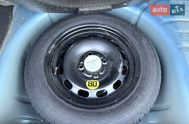 Хэтчбек Ford Fusion 2011 в 