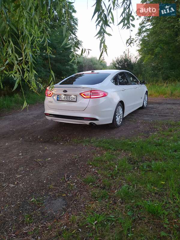 Седан Ford Fusion 2013 в Дрогобыче