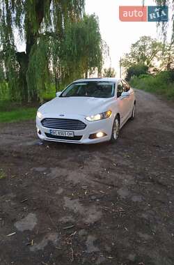 Седан Ford Fusion 2013 в 