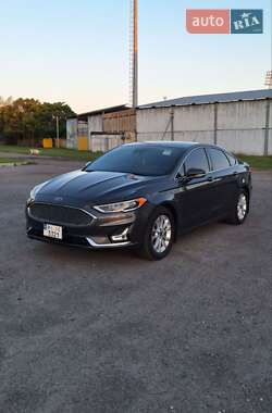 Седан Ford Fusion 2019 в 