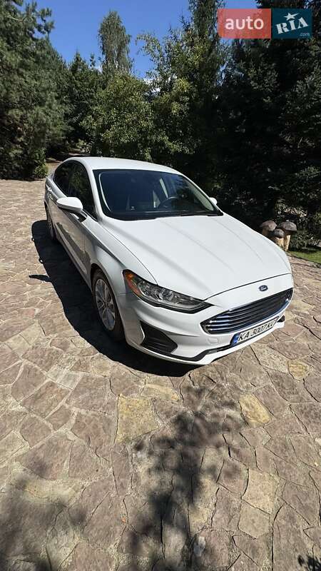 Седан Ford Fusion 2019 в Киеве