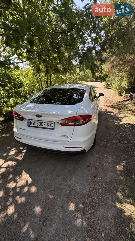 Седан Ford Fusion 2019 в Киеве