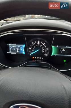 Седан Ford Fusion 2014 в 