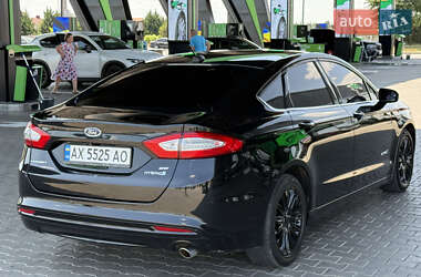 Седан Ford Fusion 2015 в 