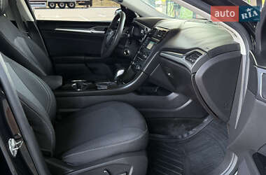 Седан Ford Fusion 2015 в 