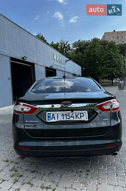 Седан Ford Fusion 2015 в 