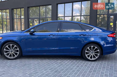 Седан Ford Fusion 2016 в 