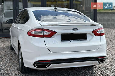 Седан Ford Fusion 2014 в 