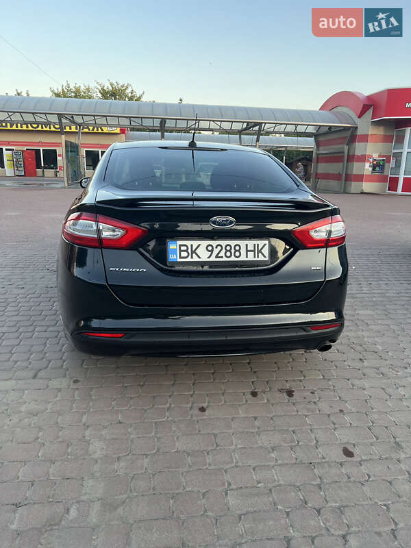 Седан Ford Fusion 2014 в Ровно