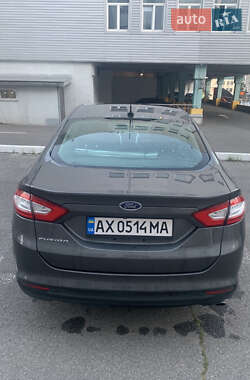 Седан Ford Fusion 2016 в 