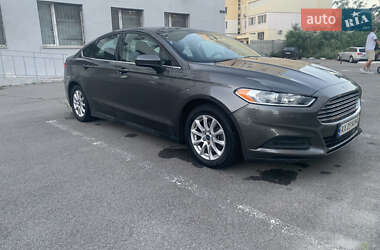 Седан Ford Fusion 2016 в 