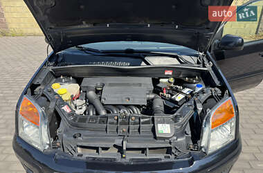 Хэтчбек Ford Fusion 2011 в 