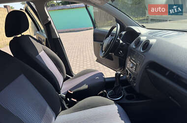 Хэтчбек Ford Fusion 2011 в 