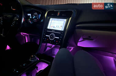 Седан Ford Fusion 2017 в 