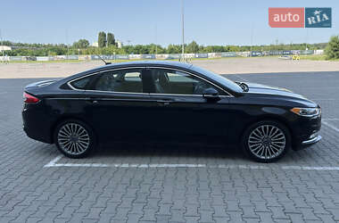 Седан Ford Fusion 2017 в 