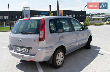 Хэтчбек Ford Fusion 2011 в 