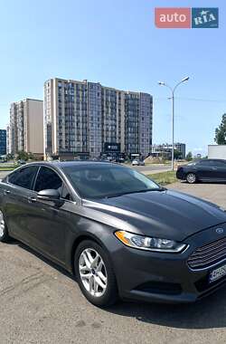Седан Ford Fusion 2015 в 
