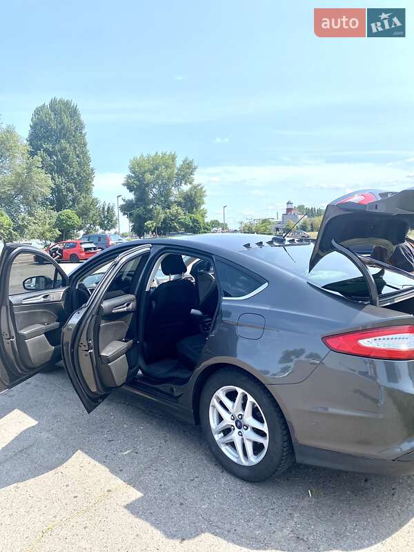 Седан Ford Fusion 2015 в Черкассах