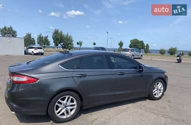 Седан Ford Fusion 2015 в 