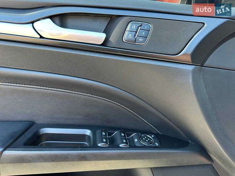 Седан Ford Fusion 2018 в Каменском