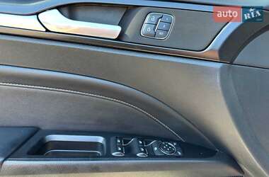 Седан Ford Fusion 2018 в 