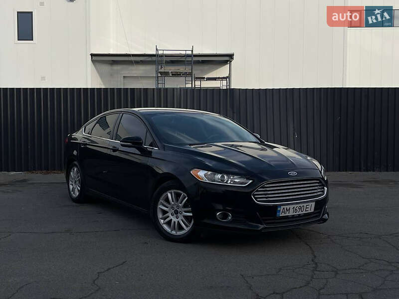 Седан Ford Fusion 2015 в Львові