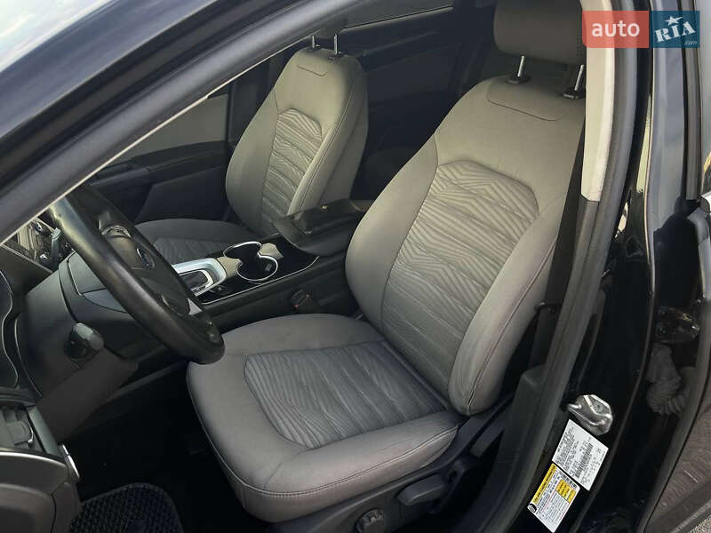 Седан Ford Fusion 2015 в Львові