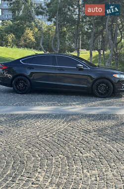 Седан Ford Fusion 2013 в 