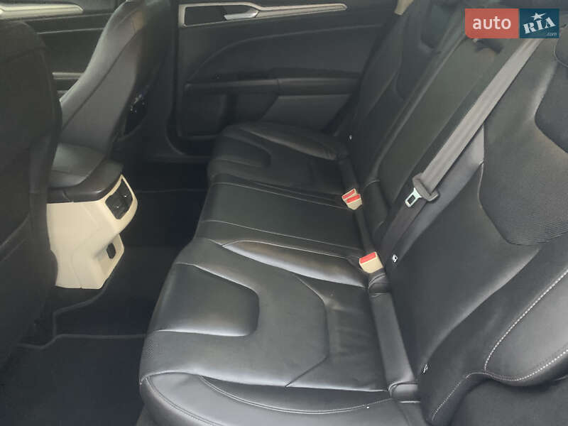 Седан Ford Fusion 2014 в Львове