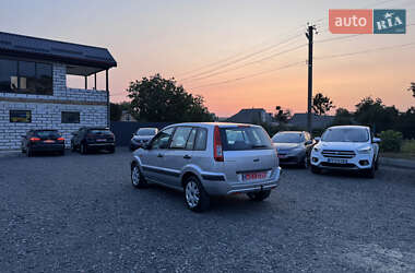 Хэтчбек Ford Fusion 2008 в 