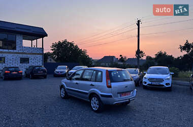 Хэтчбек Ford Fusion 2008 в 