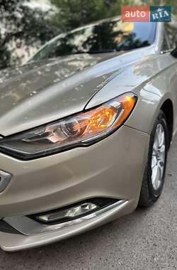 Седан Ford Fusion 2017 в 