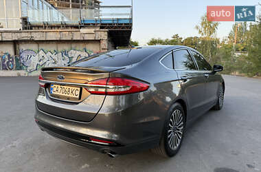 Седан Ford Fusion 2016 в 