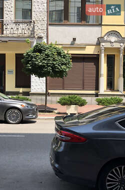 Седан Ford Fusion 2016 в 