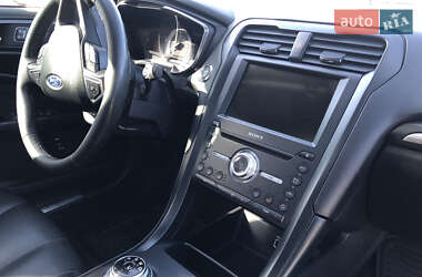 Седан Ford Fusion 2016 в 